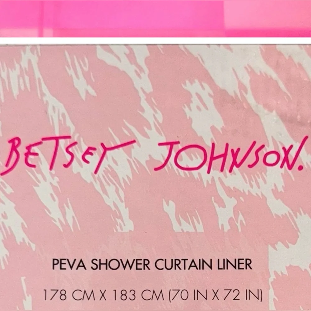 Betsey Johnson NWT Pink White Daisy PEVA Shower Curtain